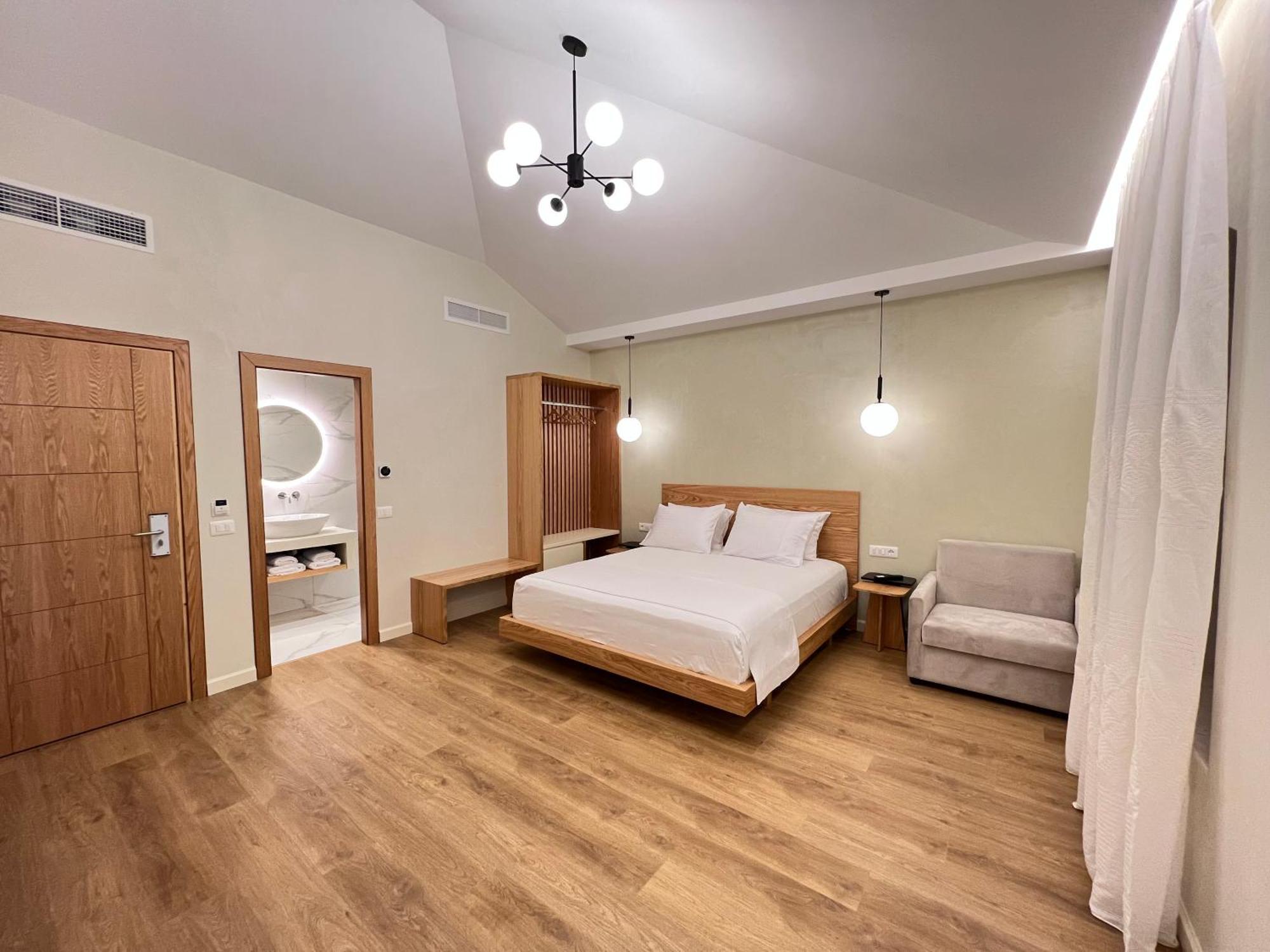 Elpis Guest House Himare Exterior photo